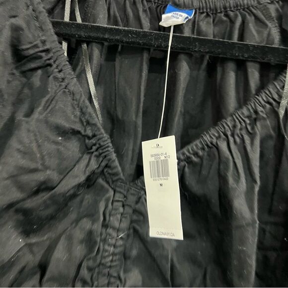 NWT Old Navy Smocked V-Neck Peplum Top M | Black Jack - Picture 3 of 3